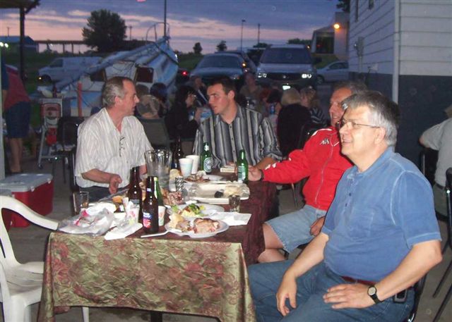 16 Sefer, Haris, Naser i Keca