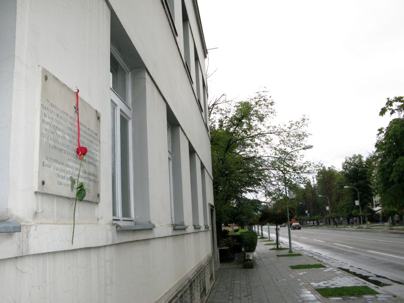 08