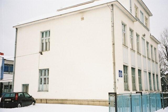 MOJA OSNOVNA -F.MACURA -POD PECINAMA